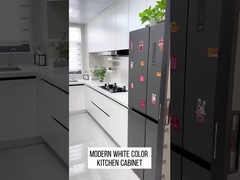 Lemari dapur warna putih modern