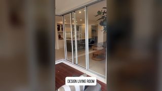 Ruang tamu berdesain modern