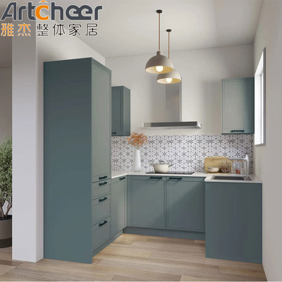 Beli Blue Color Finish U Shape Kitchen Cabinet dengan End Solid Wood Design dan Toe Kick Accessories pembuatan online