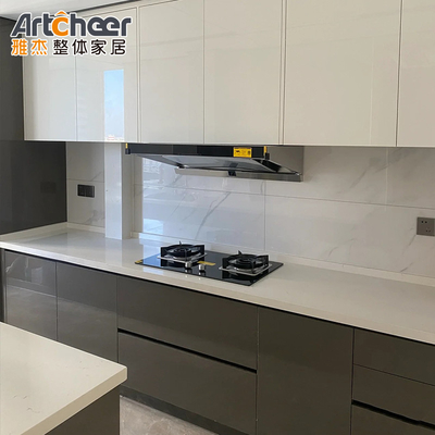 Beli Hotel Desain Meubel dapur mewah dengan batu kuarsa Meja atas bahan kelas E1 pembuatan online