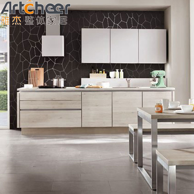 Beli Malaysia Unit dapur Gloss Lemari dengan finishing berlapis dan panel pintu kayu solid pembuatan online