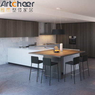 Lemari Dapur Putih Dengan Pintu Kaca Beveled Dalam Gaya Desain Minimalis Untuk Promosi Proyek